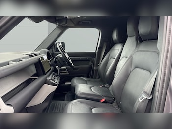 Used Land Rover Defender 2022 for sale - 76127101: Photo 3