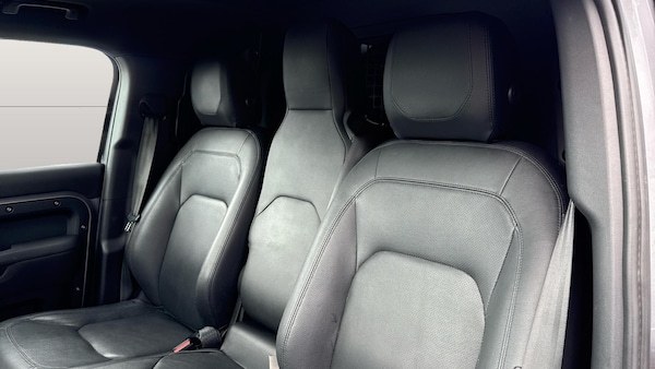 Used Land Rover Defender 2022 for sale - 76127101: Photo 4