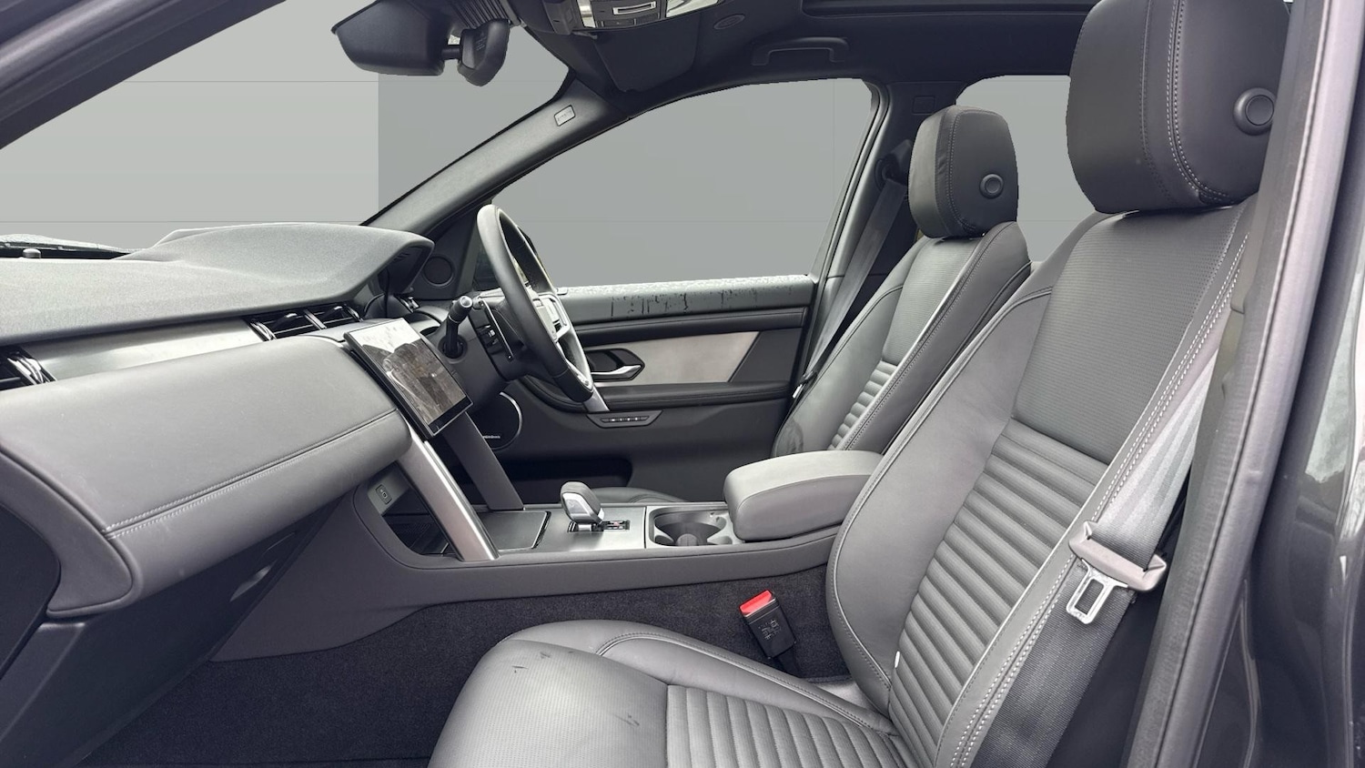 Used Land Rover Discovery Sport 2025 for sale - 77932498: Photo 3