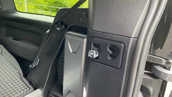 Used Land Rover Defender 2023 for sale - 75995712: Photo 25