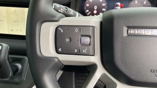 Used Land Rover Defender 2023 for sale - 75995712: Photo 34