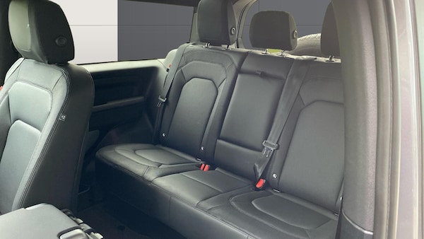 Used Land Rover Defender 2023 for sale - 75995712: Photo 4