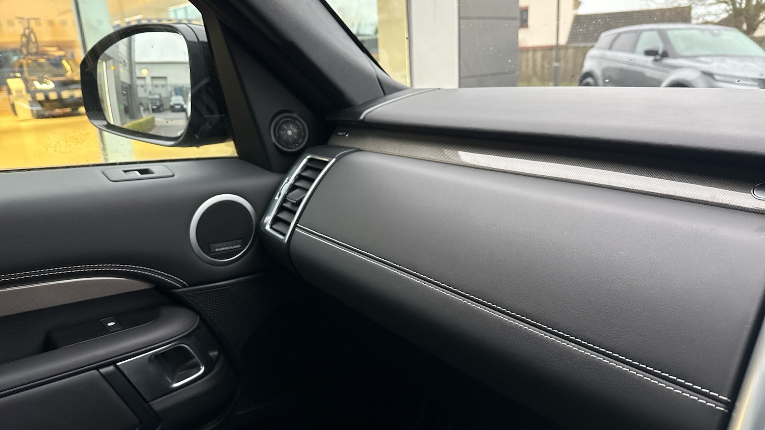 Used Land Rover Discovery 2023 for sale - 77136100: Photo 26