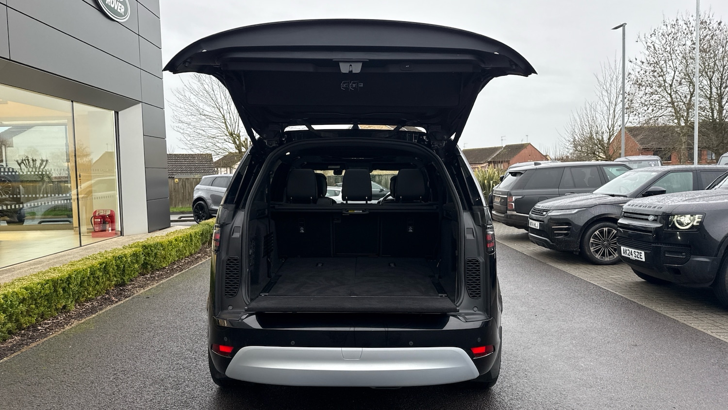 Used Land Rover Discovery 2023 for sale - 77136100: Photo 27