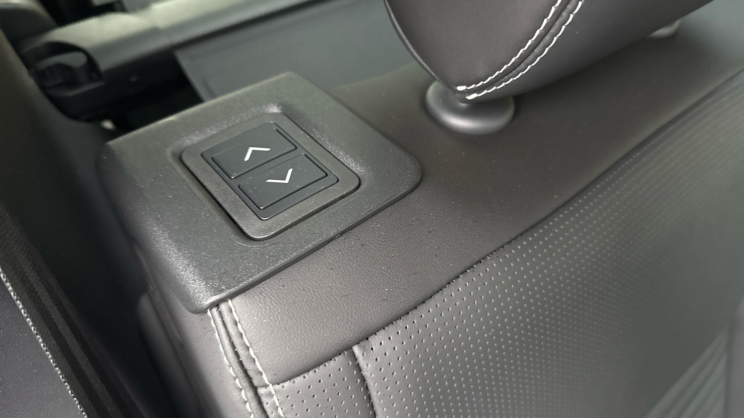 Used Land Rover Discovery 2023 for sale - 77136100: Photo 37