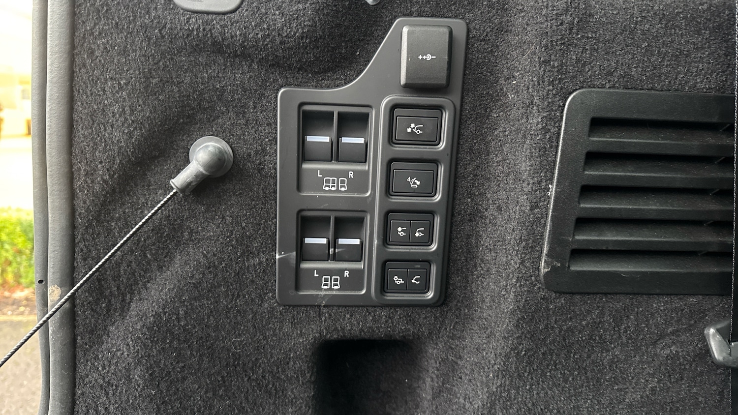 Used Land Rover Discovery 2023 for sale - 77136100: Photo 39