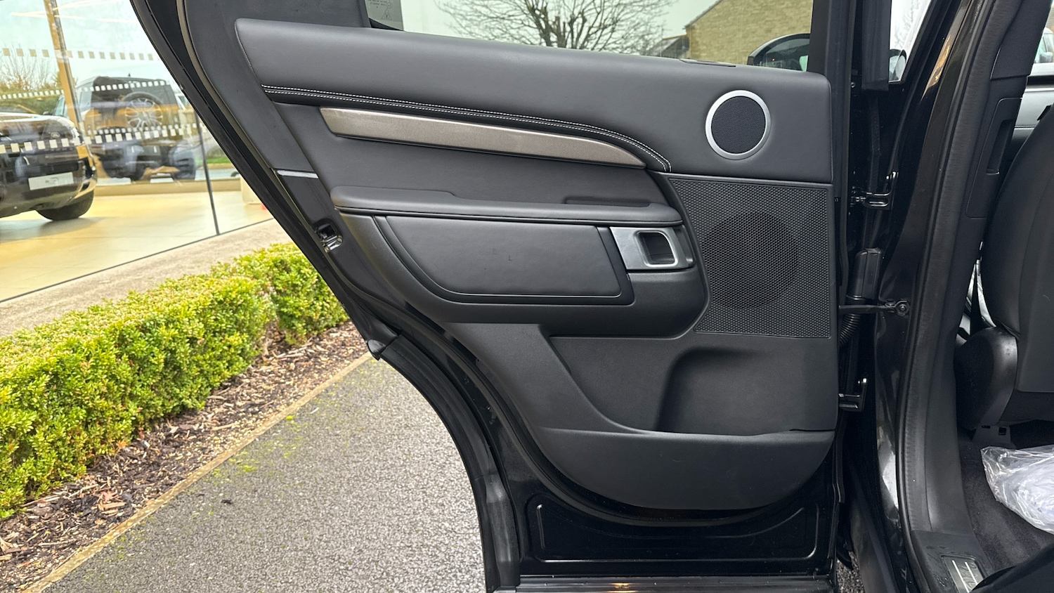 Used Land Rover Discovery 2023 for sale - 77136100: Photo 42