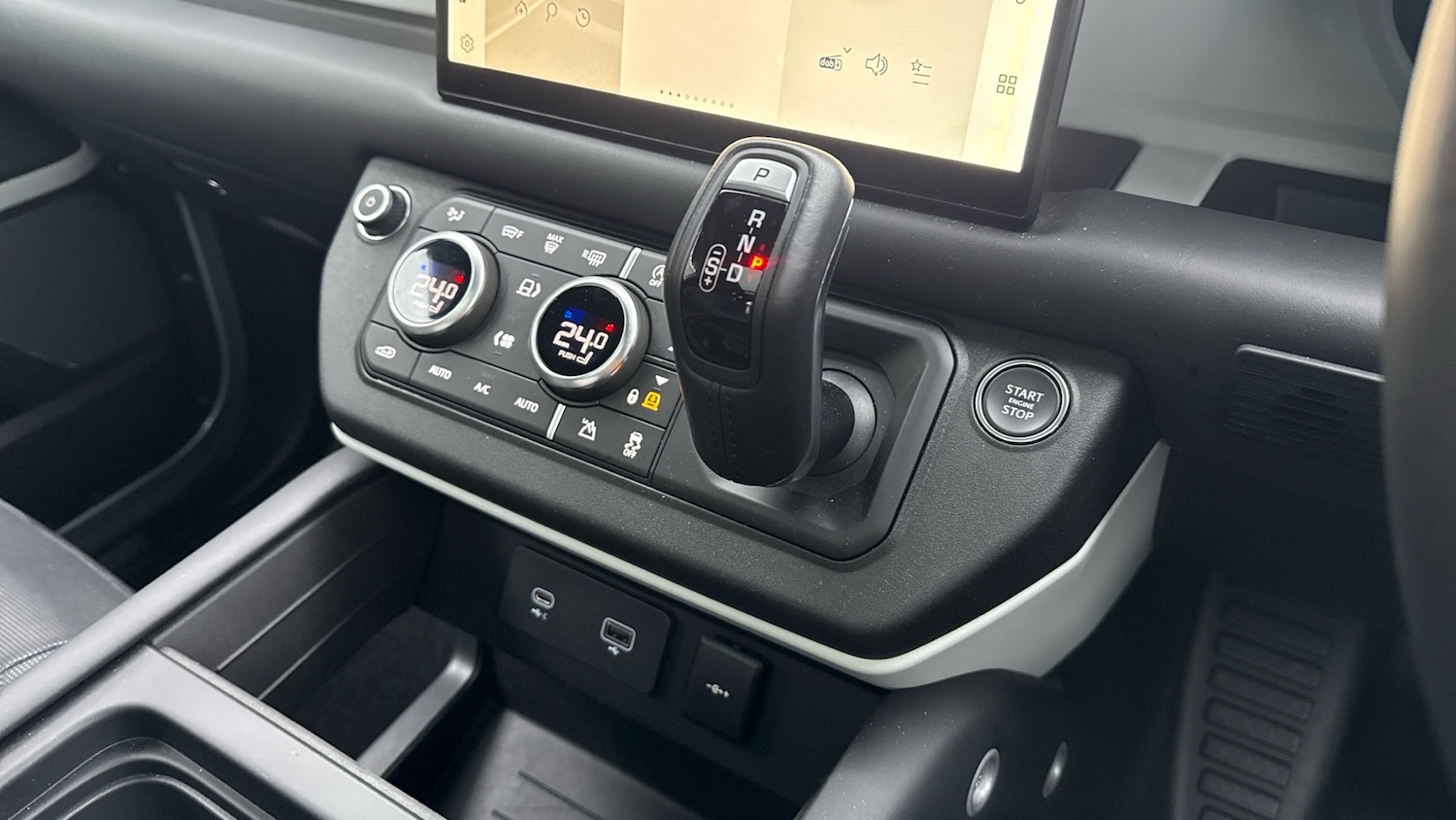 Used Land Rover Defender 2024 for sale - 77025262: Photo 13