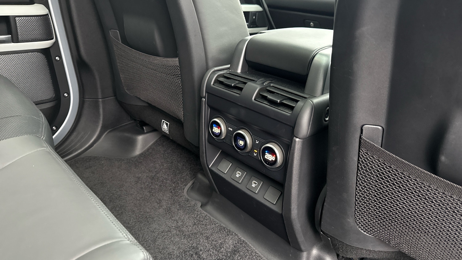 Used Land Rover Defender 2024 for sale - 77025262: Photo 18