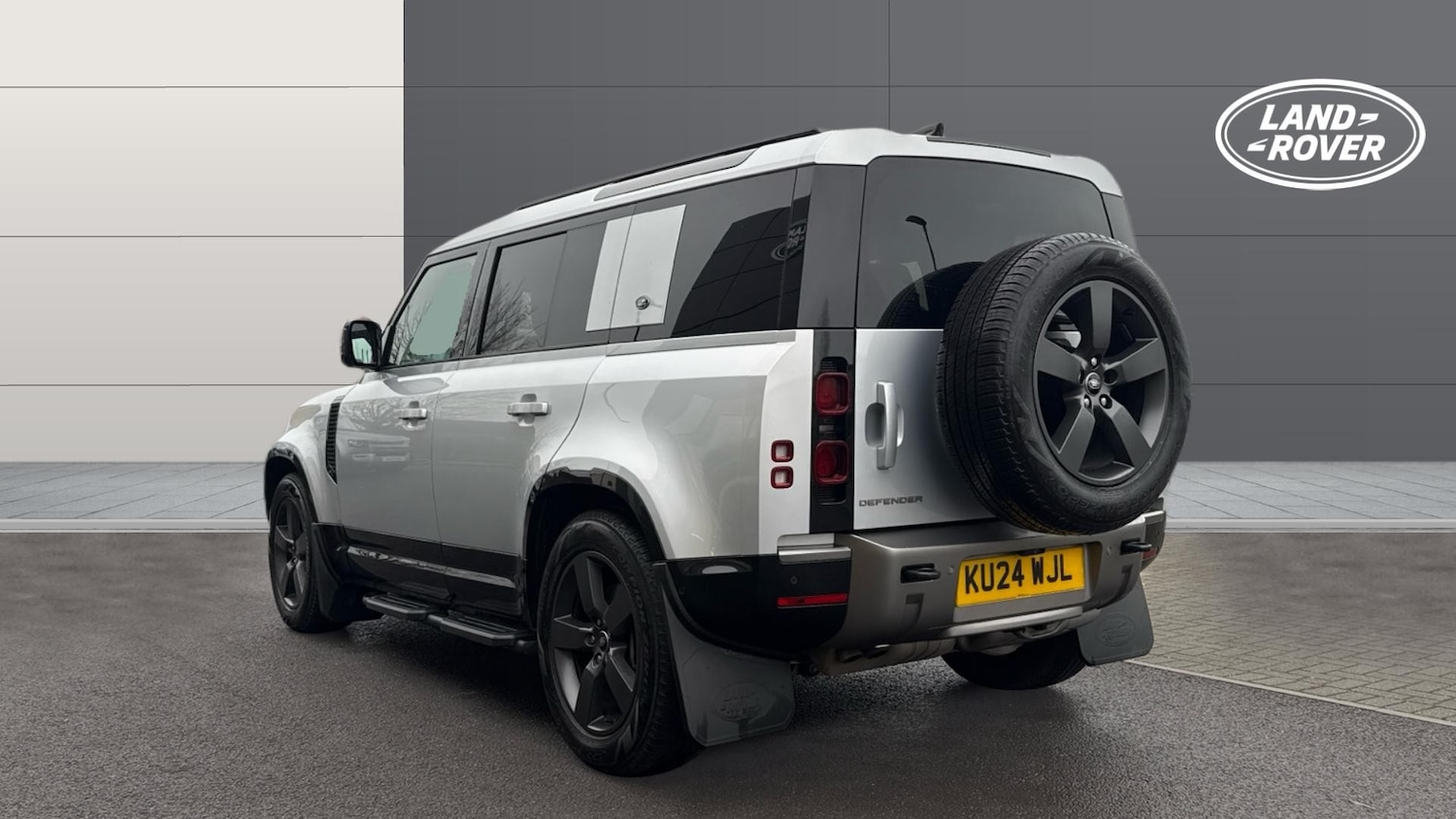 Used Land Rover Defender 2024 for sale - 77025262: Photo 2