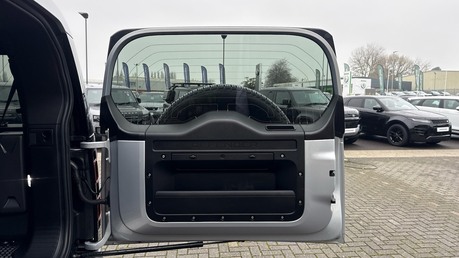 Used Land Rover Defender 2024 for sale - 77025262: Photo 27