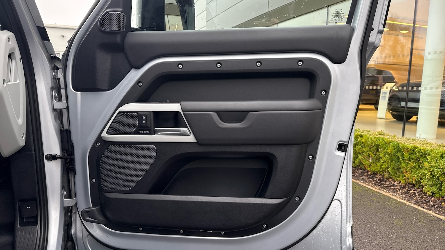 Used Land Rover Defender 2024 for sale - 77025262: Photo 29