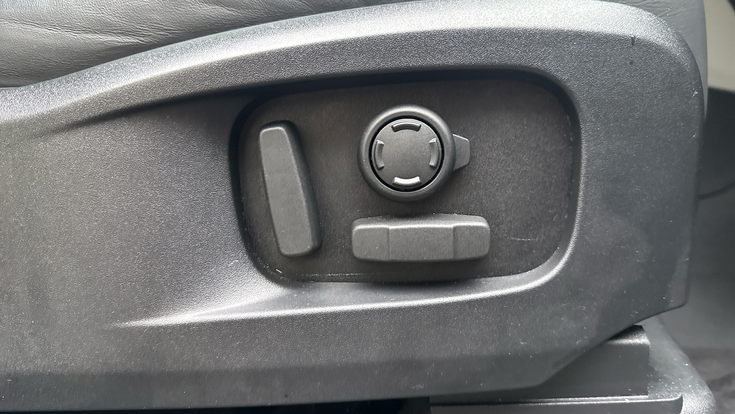 Used Land Rover Defender 2024 for sale - 77025262: Photo 31