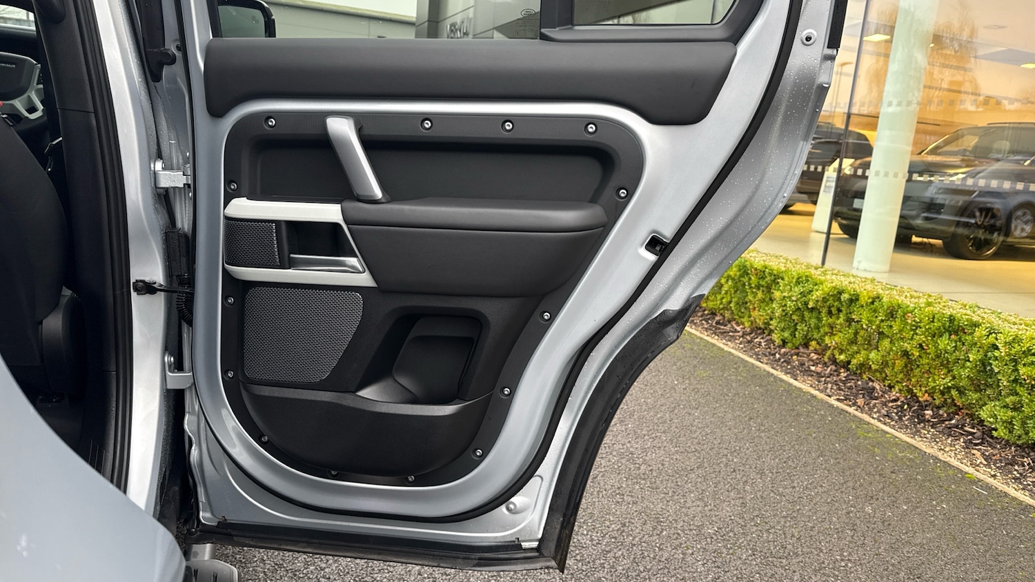 Used Land Rover Defender 2024 for sale - 77025262: Photo 40