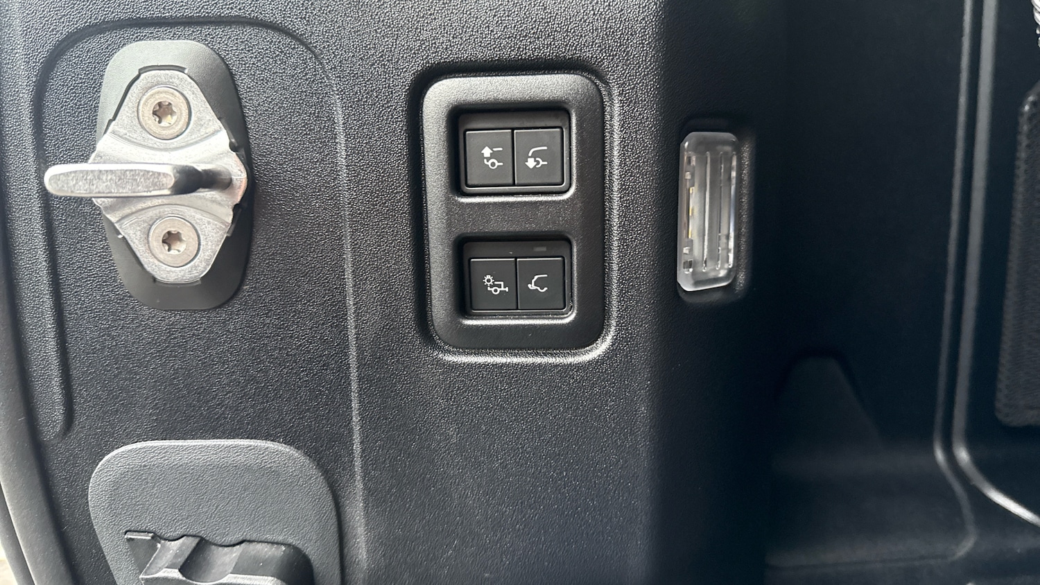 Used Land Rover Defender 2024 for sale - 77025262: Photo 45