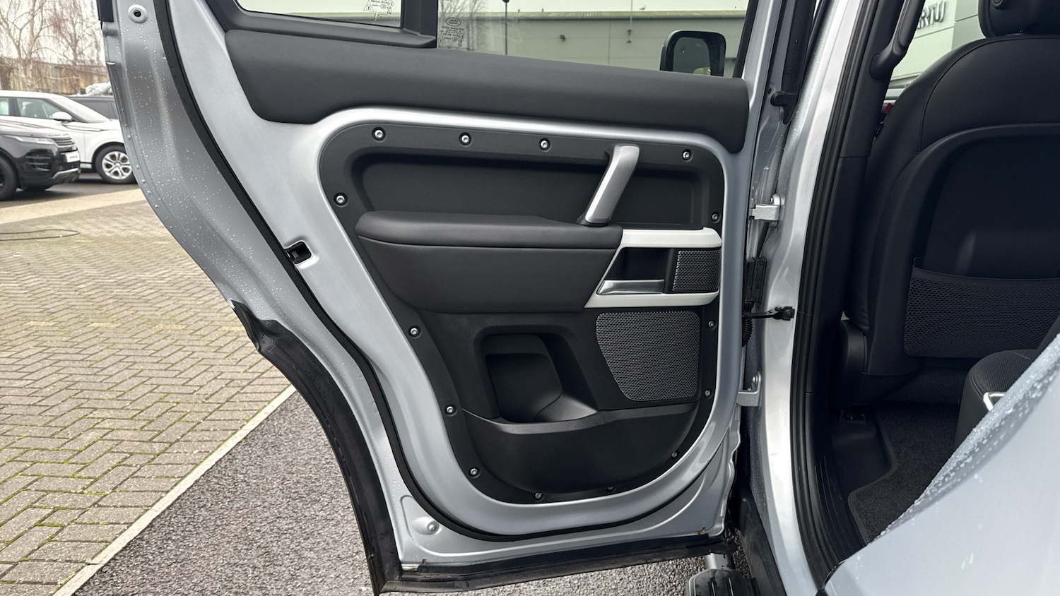 Used Land Rover Defender 2024 for sale - 77025262: Photo 47