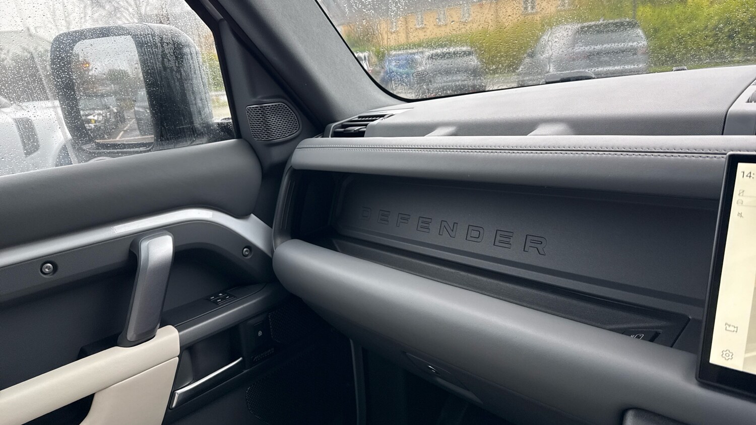 Used Land Rover Defender 2023 for sale - 76835328: Photo 26