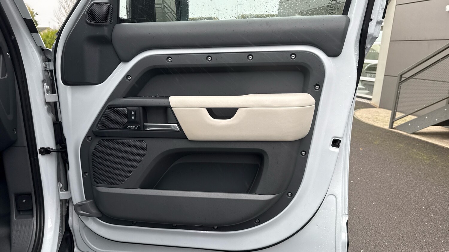 Used Land Rover Defender 2023 for sale - 76835328: Photo 29