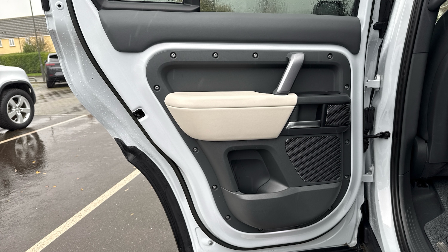 Used Land Rover Defender 2023 for sale - 76835328: Photo 44