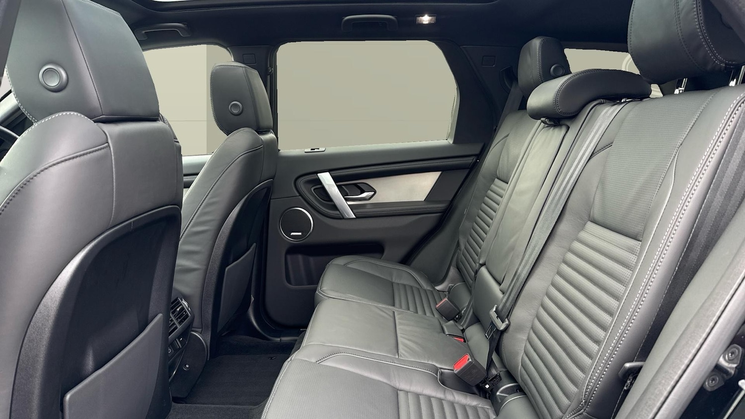 Used Land Rover Discovery Sport 2025 for sale - 77812845: Photo 4