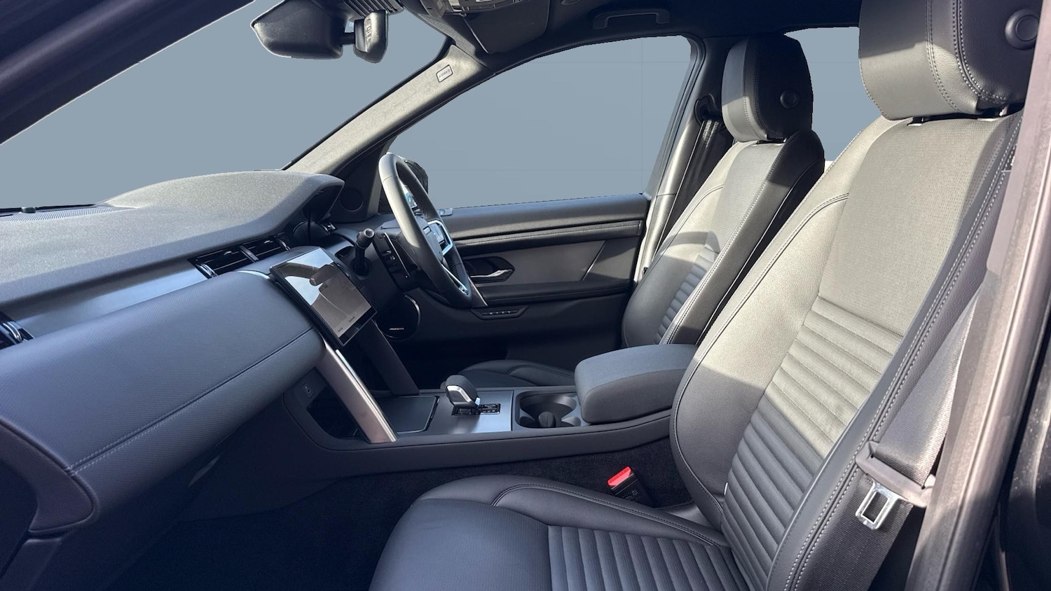 Used Land Rover Discovery Sport 2025 for sale - 76791732: Photo 3