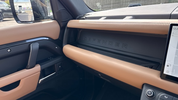Used Land Rover Defender 2025 for sale - 76079631: Photo 26