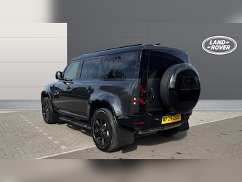 Used Land Rover Defender 2025 for sale - 76079631: Photo 2