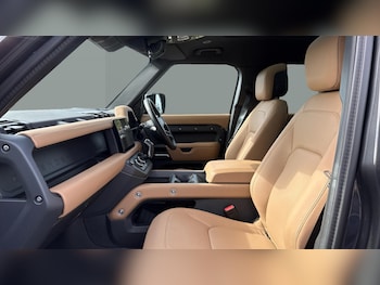 Used Land Rover Defender 2025 for sale - 76079631: Photo 3