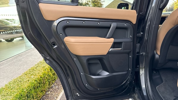 Used Land Rover Defender 2025 for sale - 76079631: Photo 41