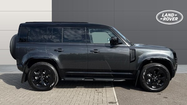 Used Land Rover Defender 2025 for sale - 76079631: Photo 5
