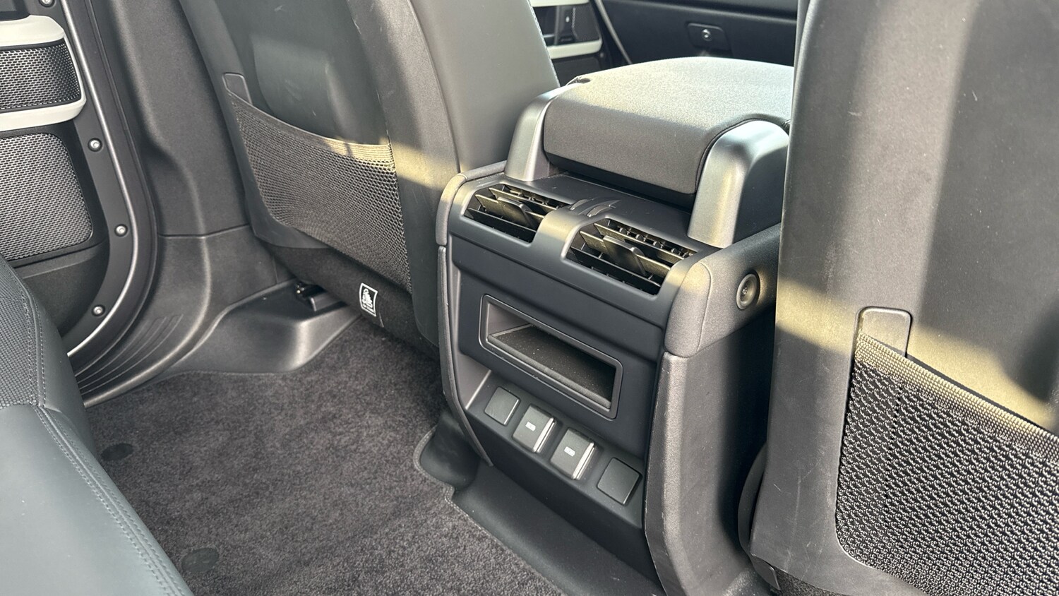 Used Land Rover Defender 2023 for sale - 77983878: Photo 18