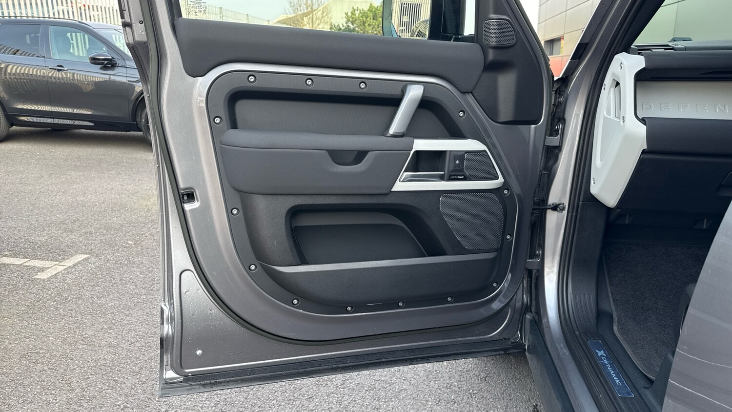 Used Land Rover Defender 2023 for sale - 77983878: Photo 40