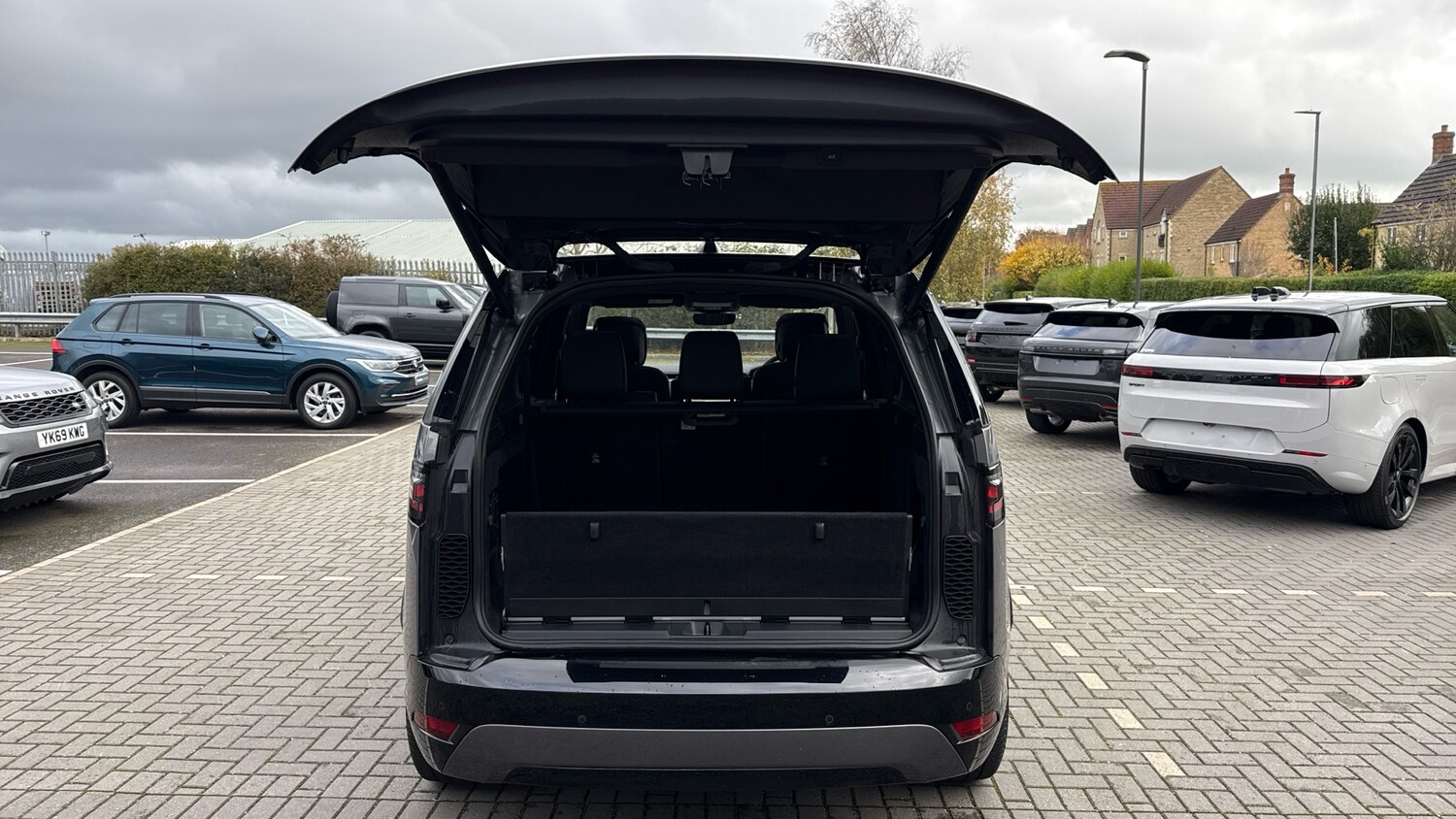 Used Land Rover Discovery 2025 for sale - 76450300: Photo 27