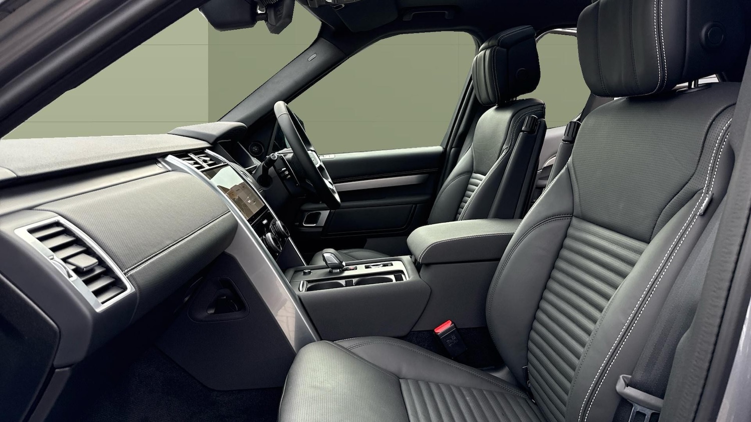 Used Land Rover Discovery 2025 for sale - 76450300: Photo 3