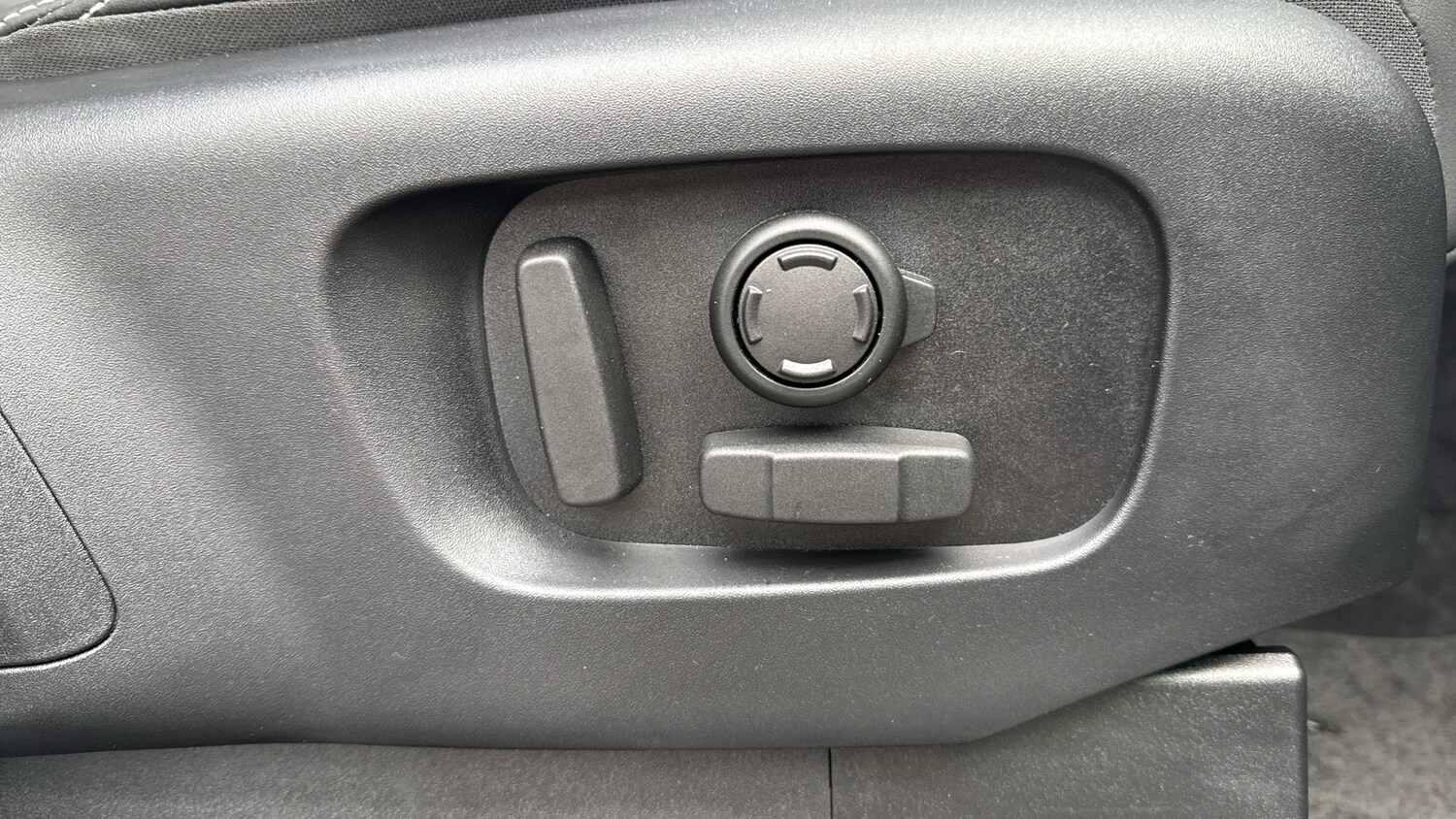 Used Land Rover Discovery 2025 for sale - 76450300: Photo 30