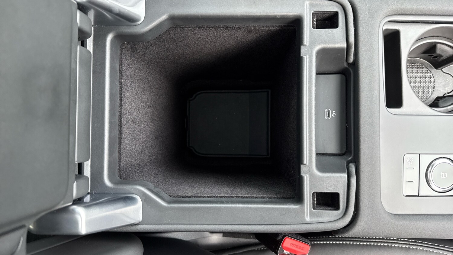 Used Land Rover Discovery 2025 for sale - 76450300: Photo 33