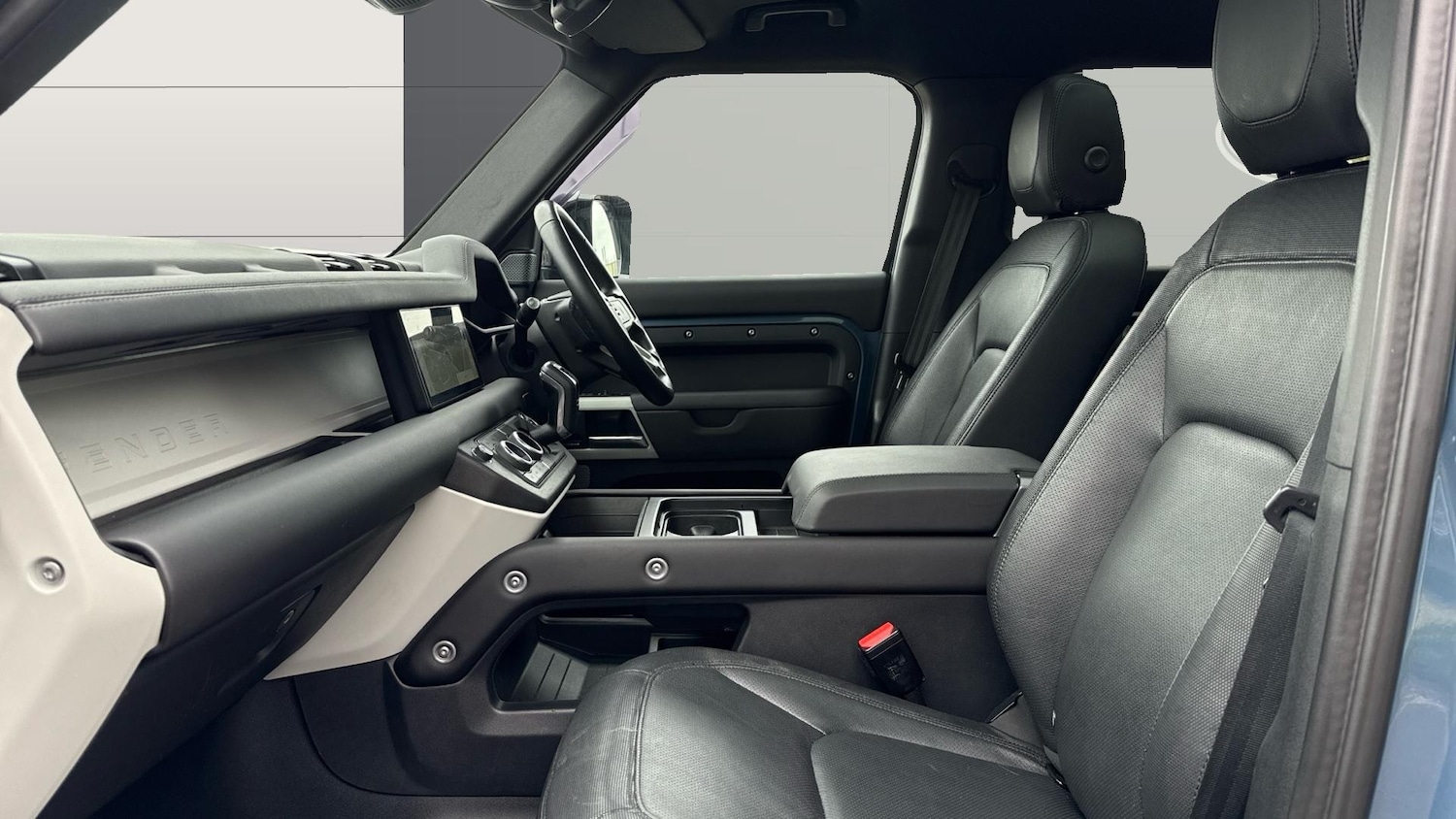 Used Land Rover Defender 2024 for sale - 78109305: Photo 3
