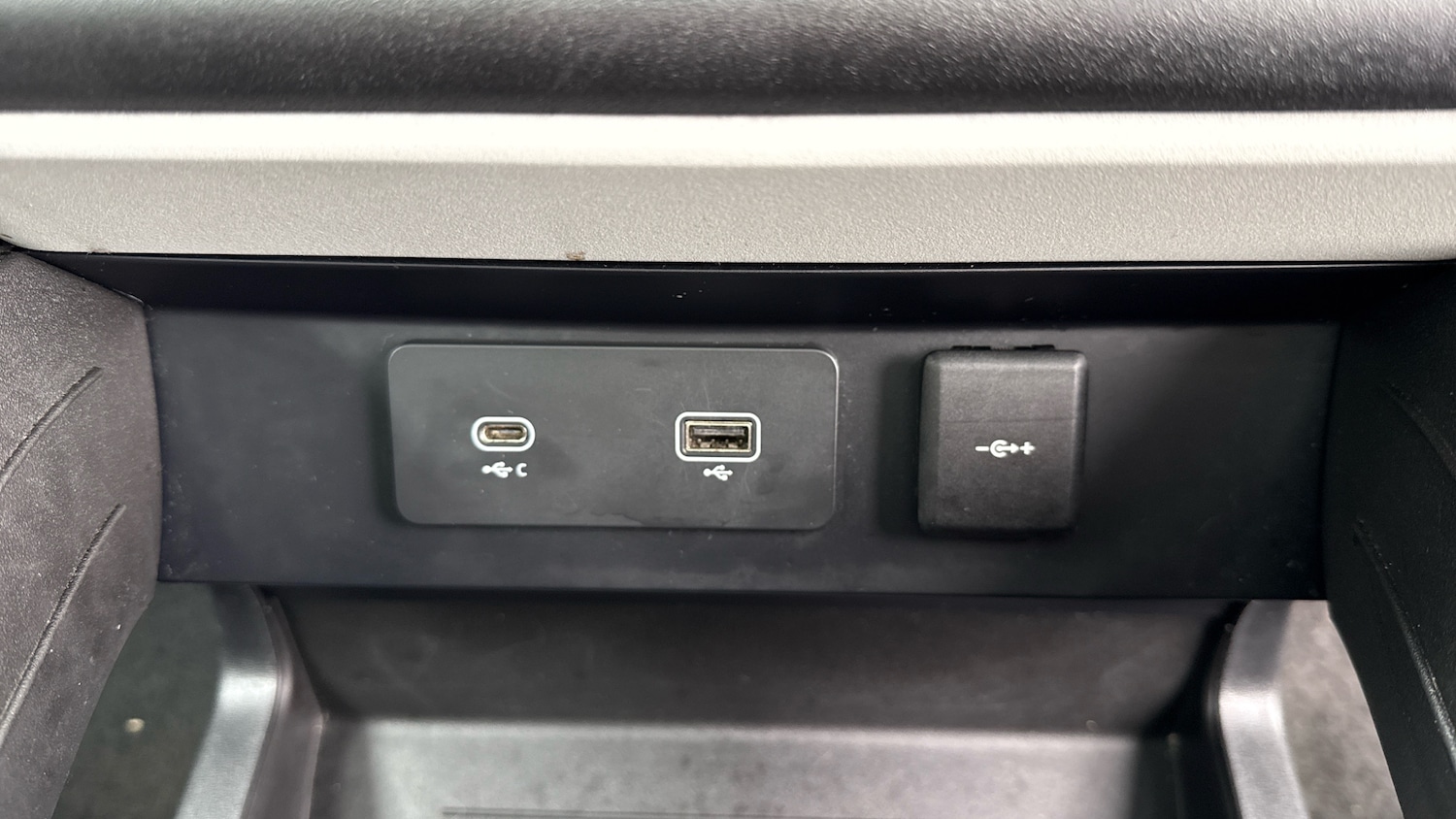 Used Land Rover Defender 2024 for sale - 78109305: Photo 31