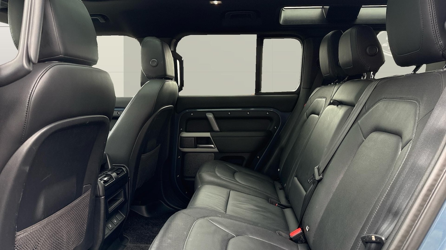 Used Land Rover Defender 2024 for sale - 78109305: Photo 4