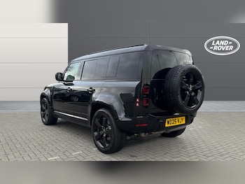 Used Land Rover Defender 2025 for sale - 76427816: Photo