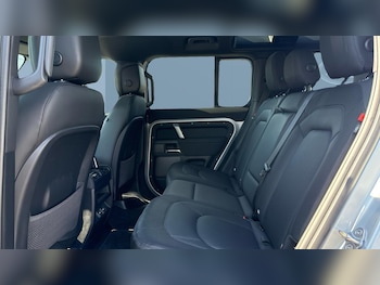 Used Land Rover Defender 2023 for sale - 79488874: Photo