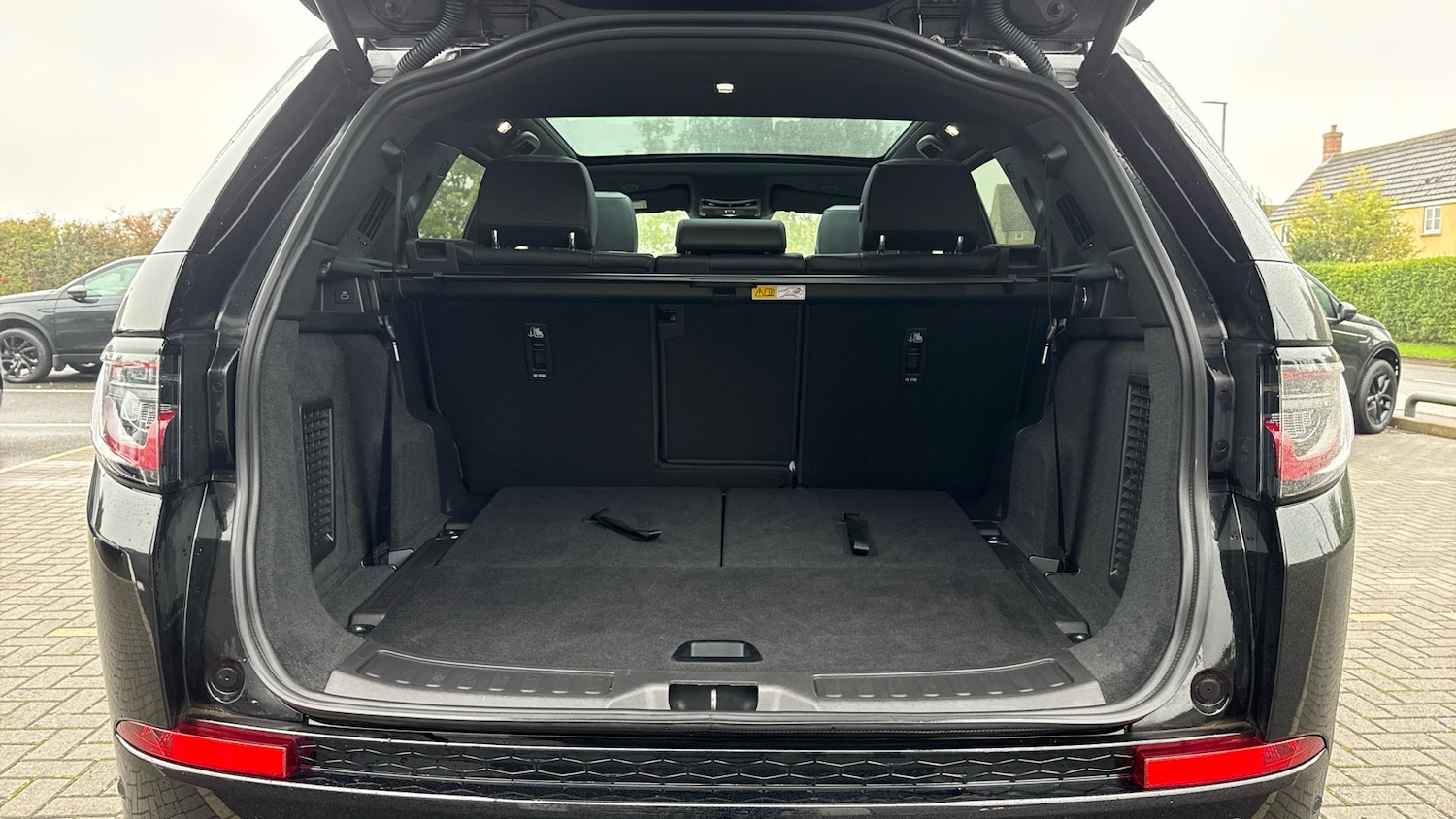 Used Land Rover Discovery Sport 2023 for sale - 76193796: Photo 10
