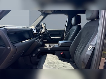 Used Land Rover Defender 2022 for sale - 79173910: Photo