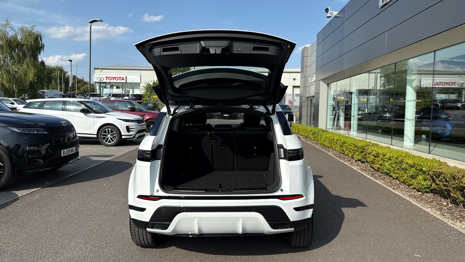 Used Land Rover Range Rover Evoque 2025 for sale - 76969689: Photo 27