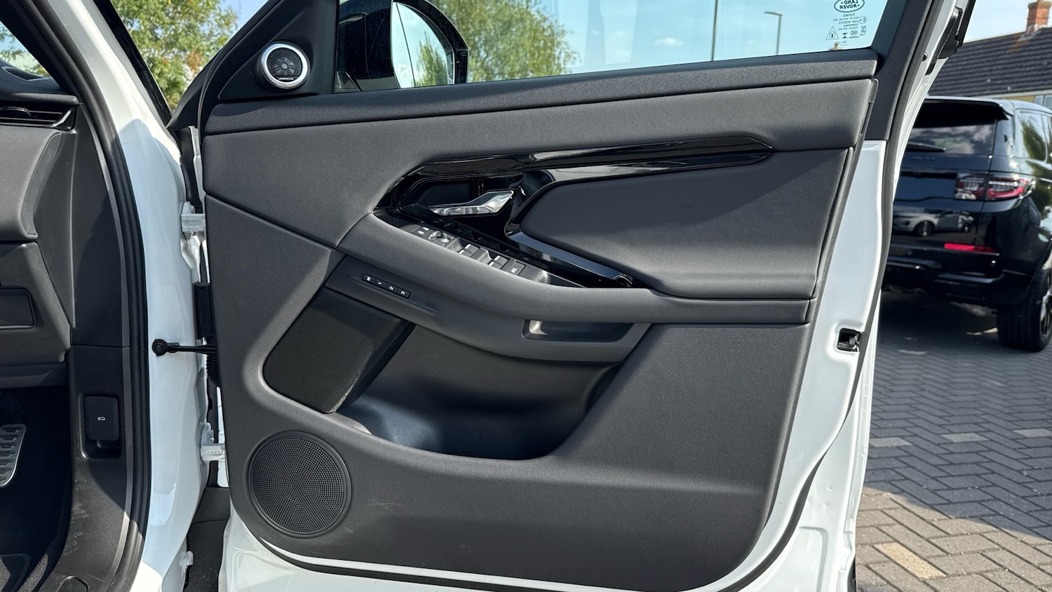 Used Land Rover Range Rover Evoque 2025 for sale - 76969689: Photo 29