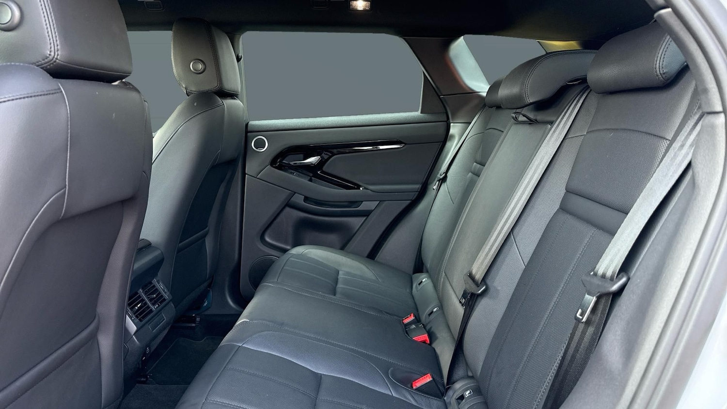 Used Land Rover Range Rover Evoque 2025 for sale - 76969689: Photo 4