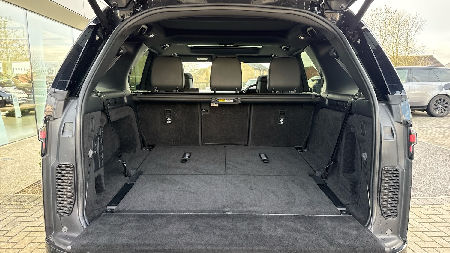 Used Land Rover Discovery 2022 for sale - 77323802: Photo 10