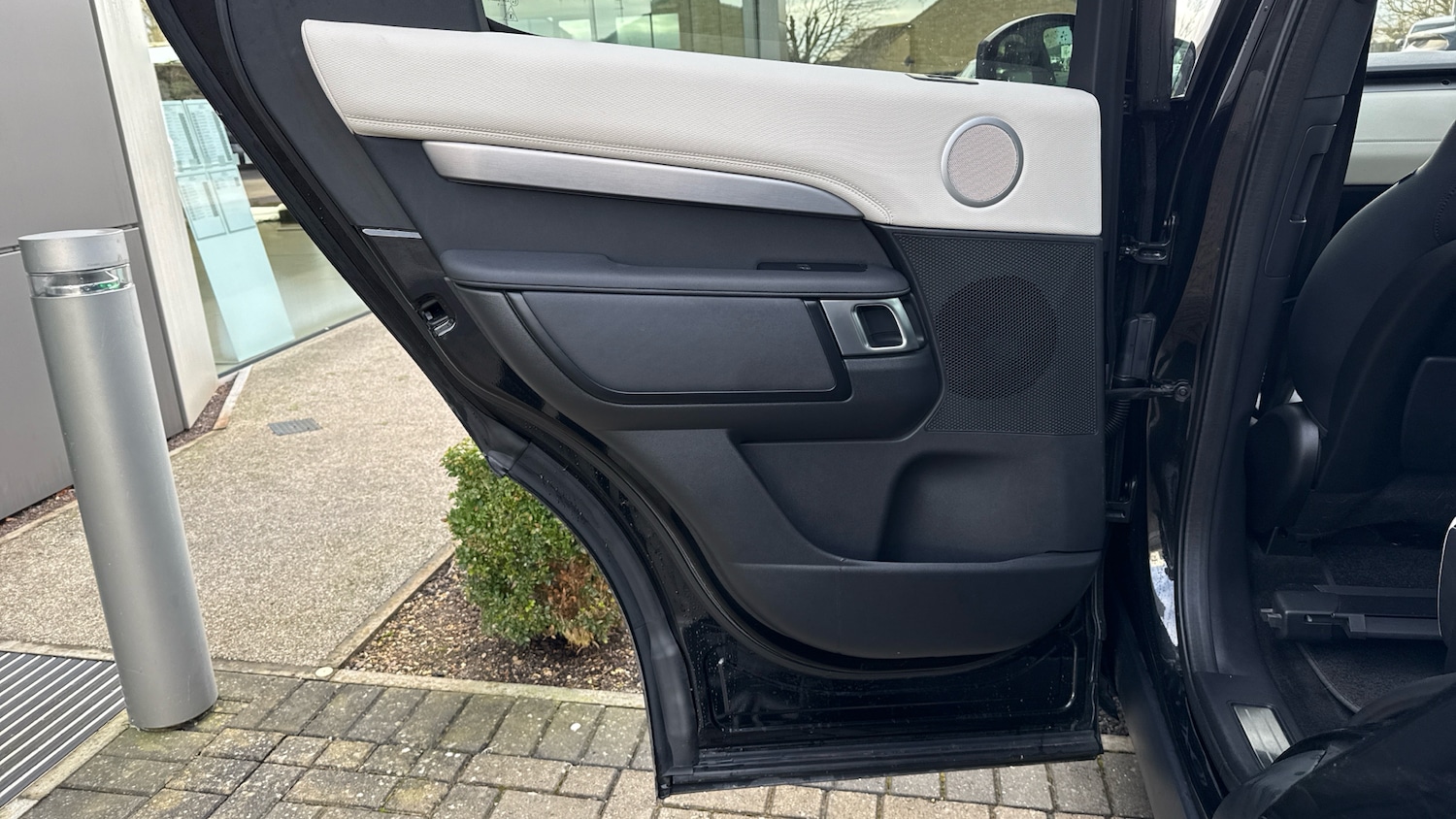 Used Land Rover Discovery 2022 for sale - 77323802: Photo 48