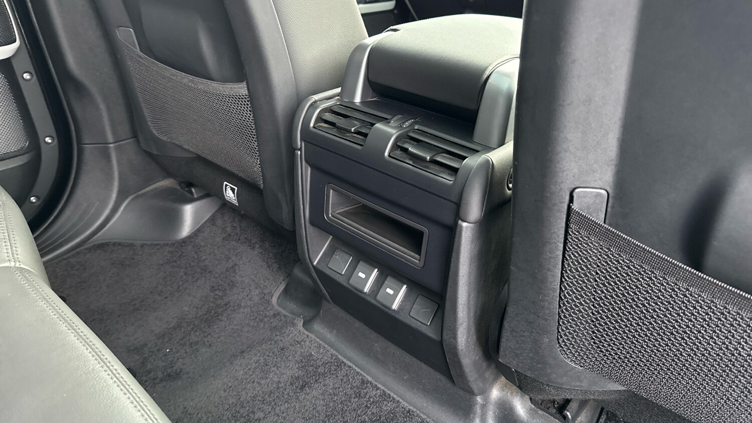 Used Land Rover Defender 2024 for sale - 76564942: Photo 18