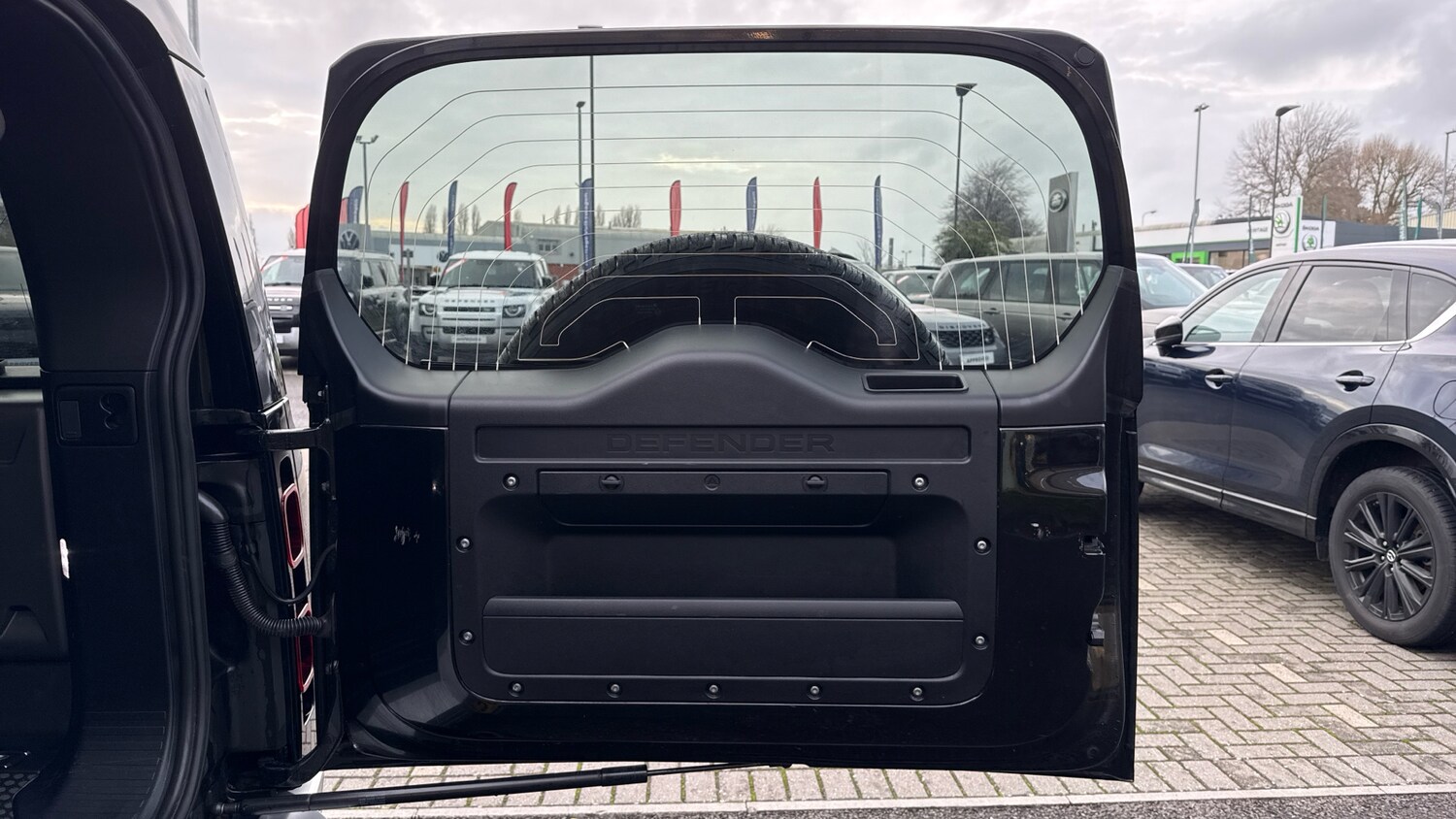 Used Land Rover Defender 2024 for sale - 76564942: Photo 27